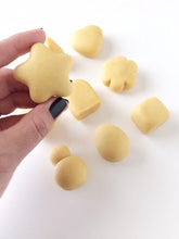 Load image into Gallery viewer, CAKE POP MOLD, STAR (buy in groups of 6)