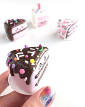 Load image into Gallery viewer, CAKE POP MOLD, SLICE OF CAKE (buy in groups of 6)